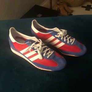 Sporty retro sneakers